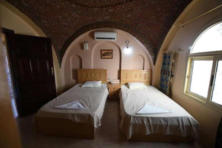 Room 19 of 96