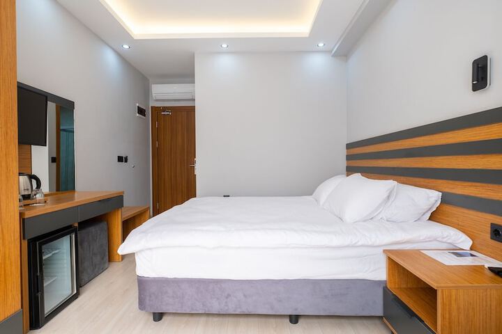Room 4 of 42