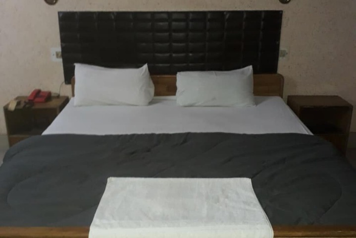 Room 3 of 7