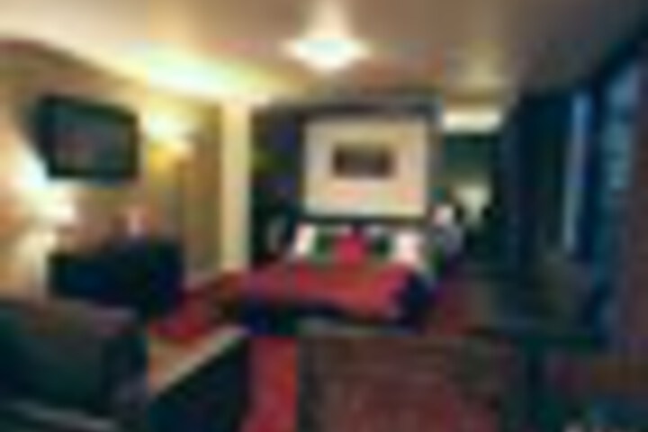 Room 8 of 66