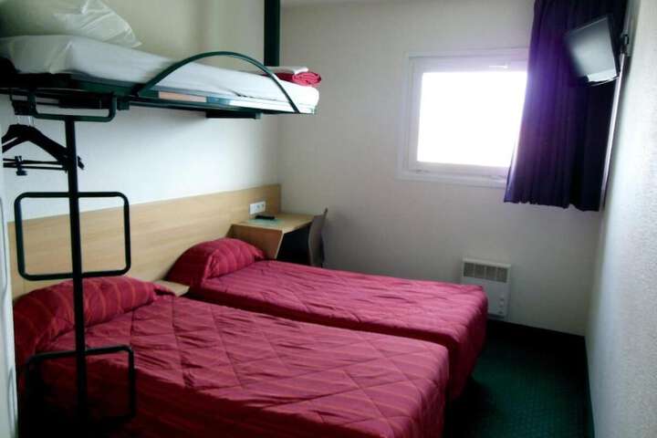 Room 10 of 39