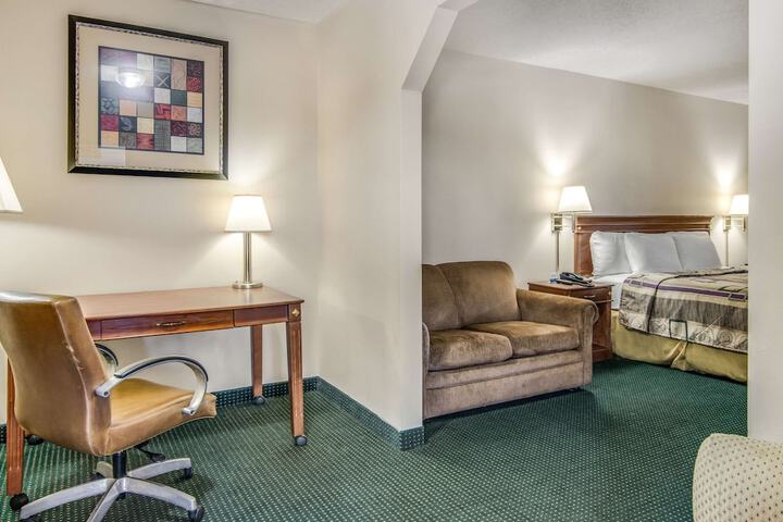Room 17 of 36