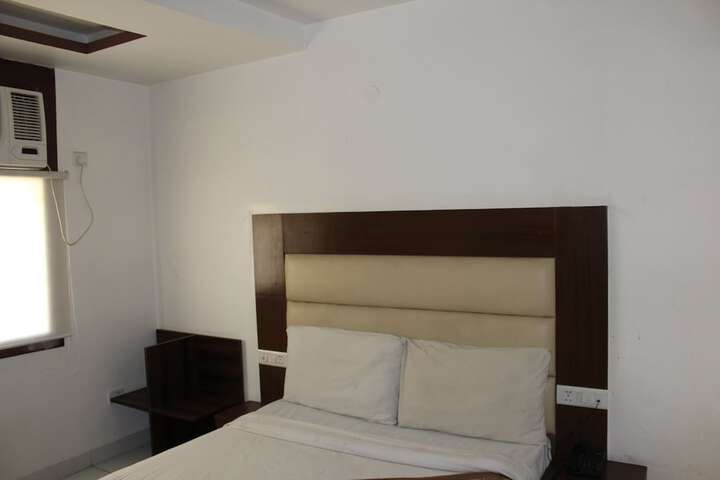 Room 14 of 21