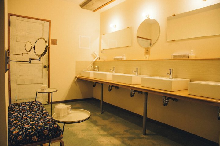 Room 25 of 49
