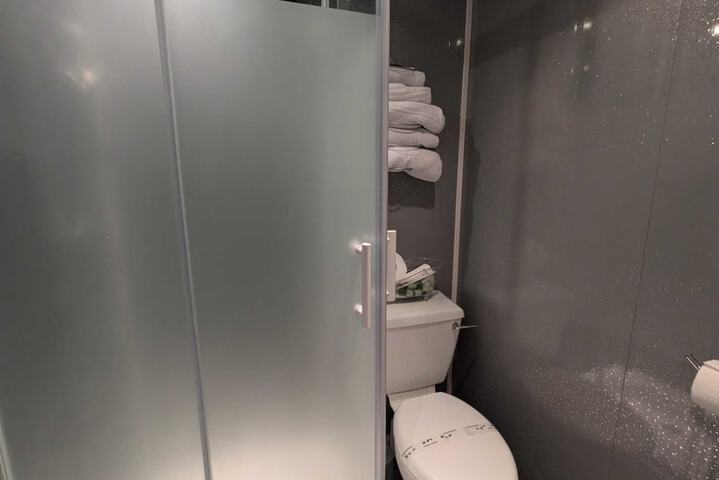 Room 18 of 27