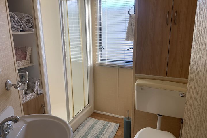 Room 12 of 16