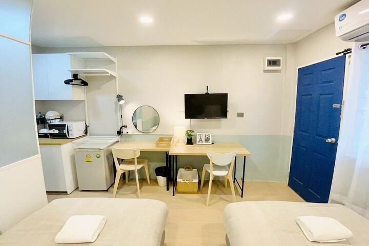Room 11 of 37