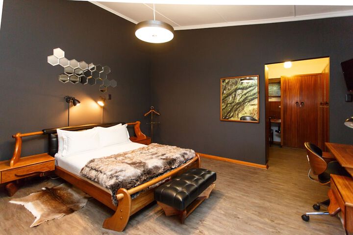 Room 18 of 150