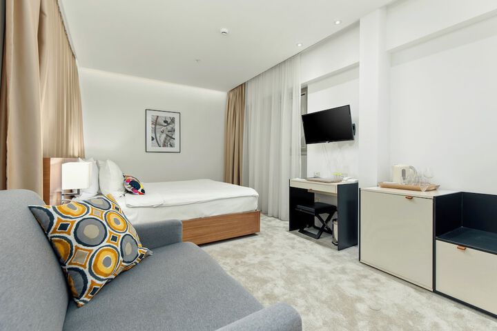 Room 32 of 150
