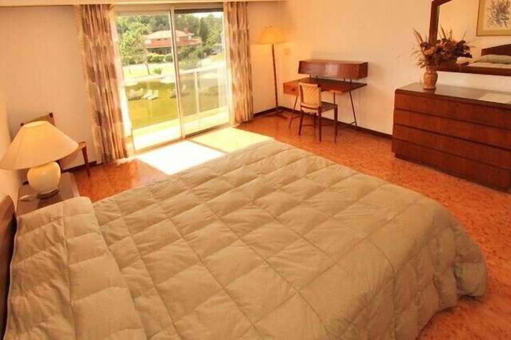 Room 62 of 166