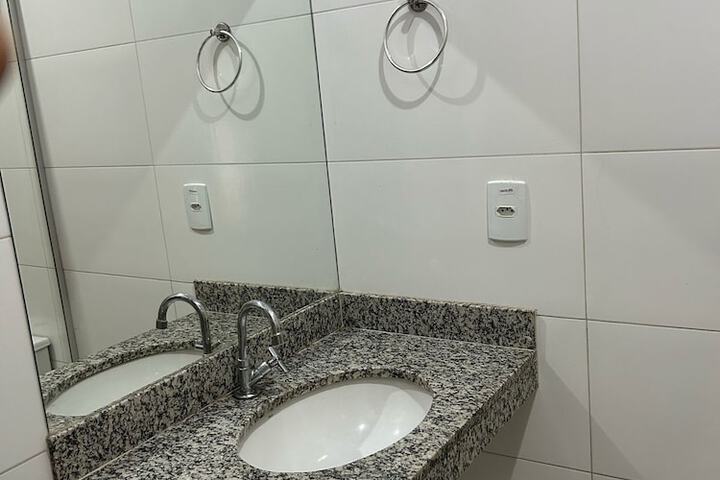 Room 4 of 17