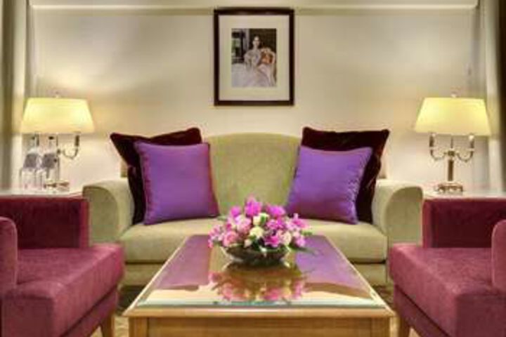 Room 53 of 90