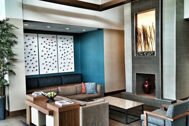 Lobby lounge
