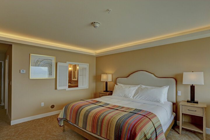 Room 18 of 184