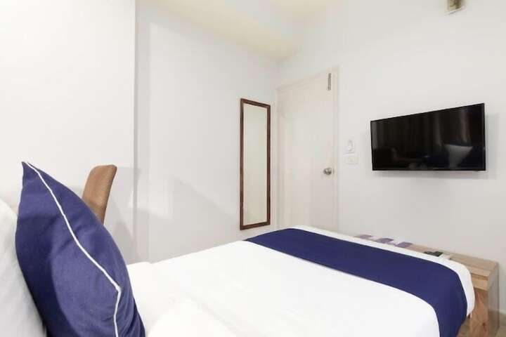 Room 6 of 19
