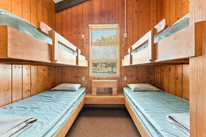 Room 10 of 68