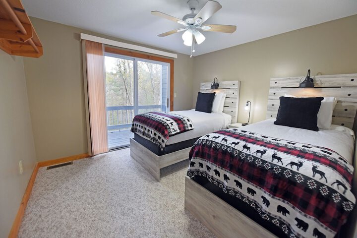 Room 3 of 120