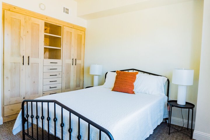 Room 25 of 220