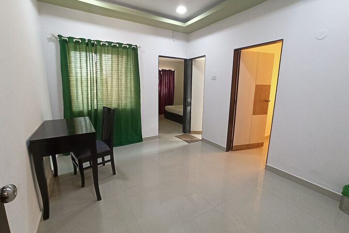 Room 4 of 33