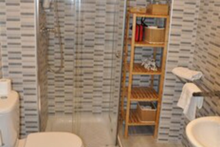 Room 4 of 39