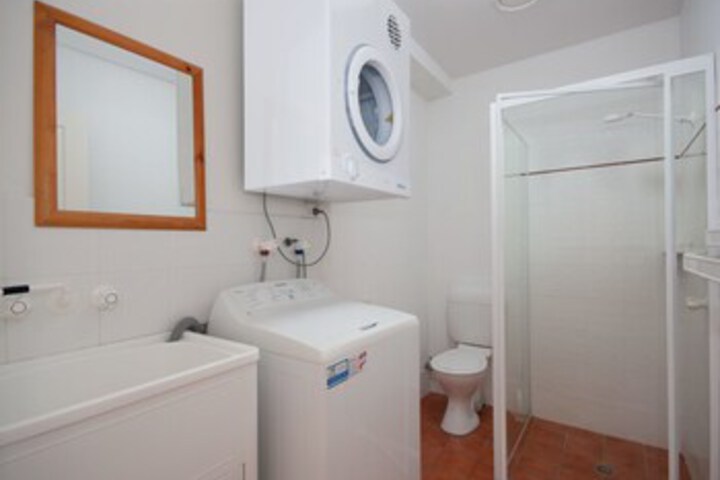 Room 7 of 16
