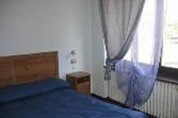 Room 5 of 14