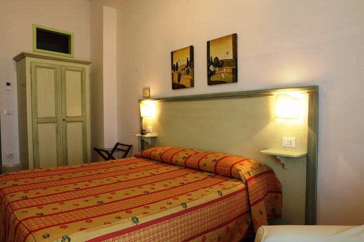 Room 4 of 29