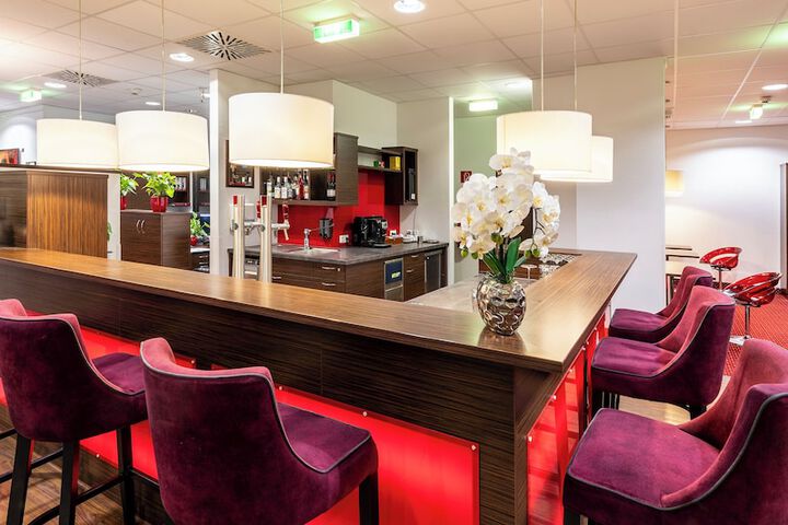 Entrance & Lobby