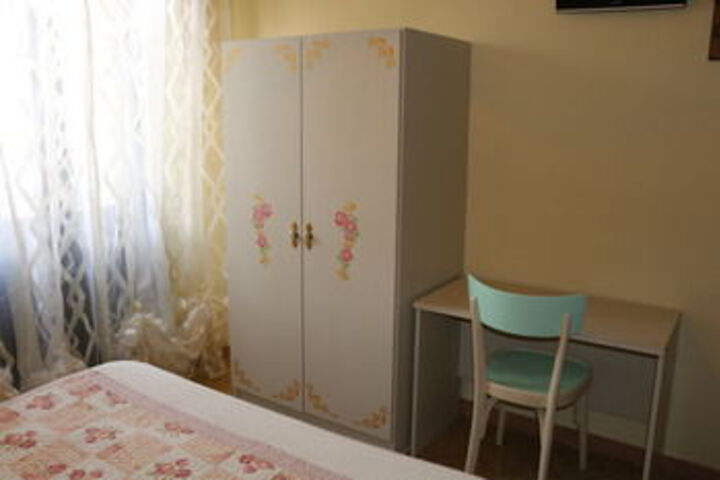 Room 35 of 62