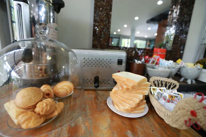 Breakfast/Coffee Service 49 of 64