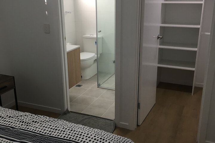 Room 5 of 27