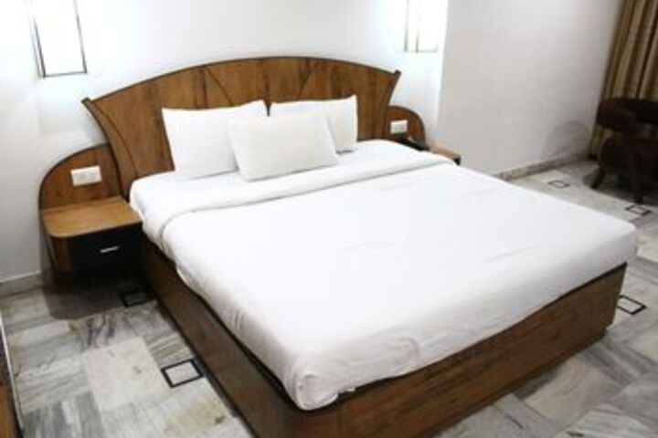 Room 9 of 41