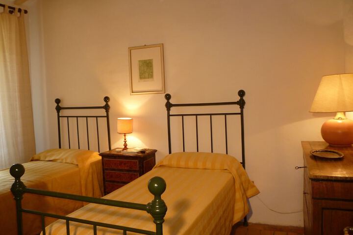 Room 7 of 51