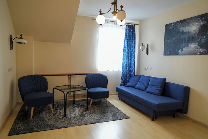 Room 30 of 77