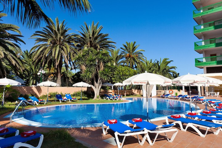 Pool Hotel