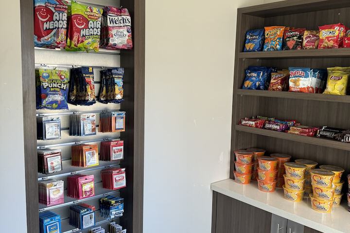 Snack bar