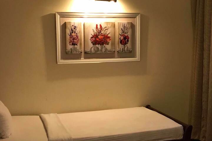 Room 13 of 114