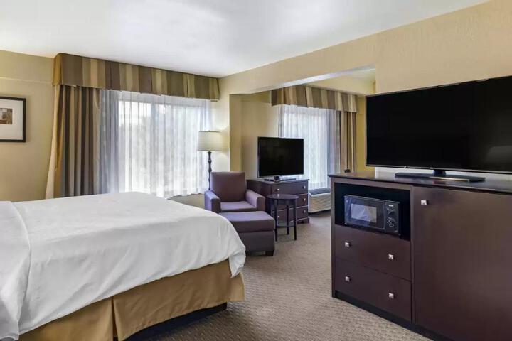 1 King Bed (14 of 22)