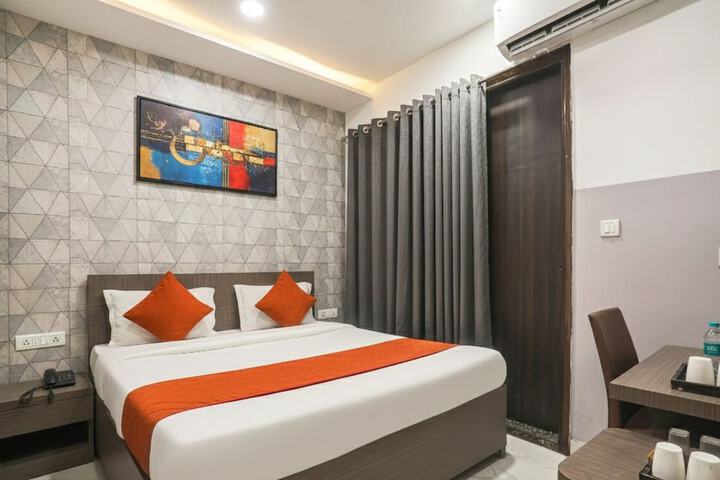 Room 16 of 35