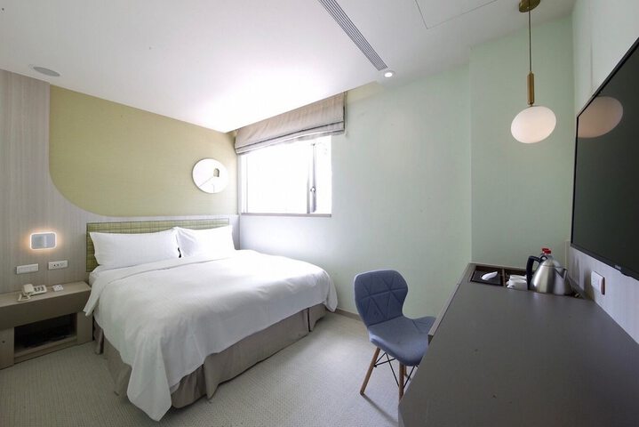 Room 17 of 65