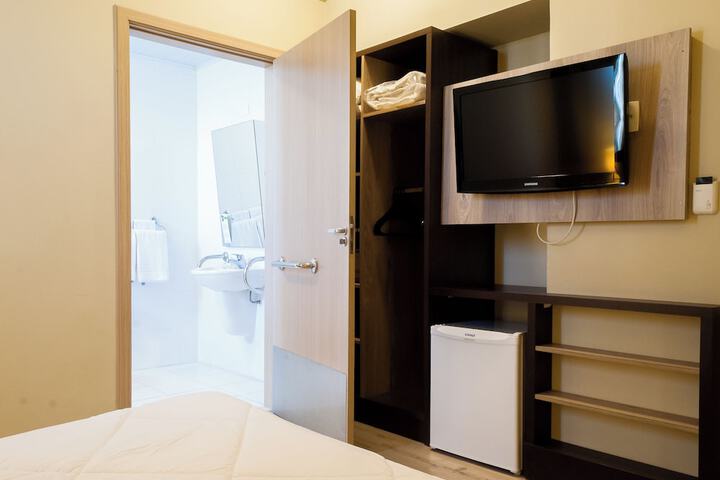 Room 35 of 68