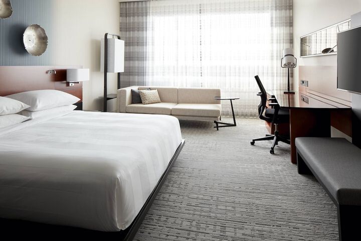 1 King Bed (13 of 13)