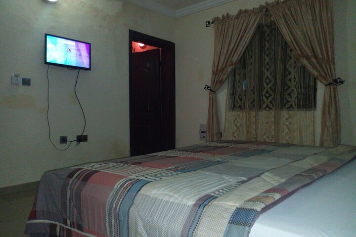 Room 5 of 24
