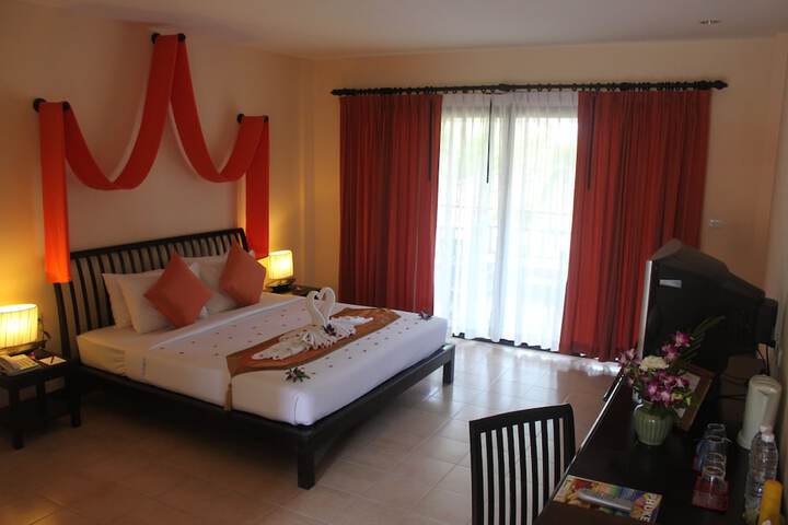 Room 26 of 136