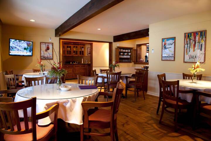 Breakfast/Coffee Service 57 of 70