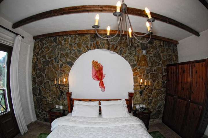 Room 8 of 61
