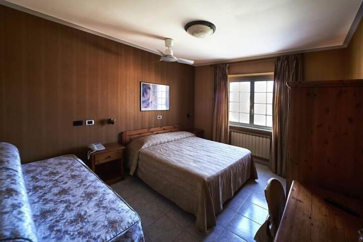 Room 5 of 31