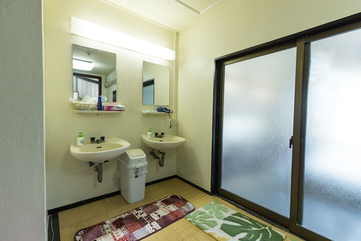 Room 19 of 48