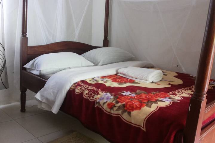 Room 14 of 78