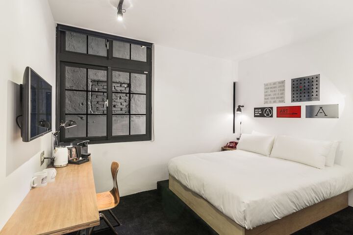 Room 11 of 109